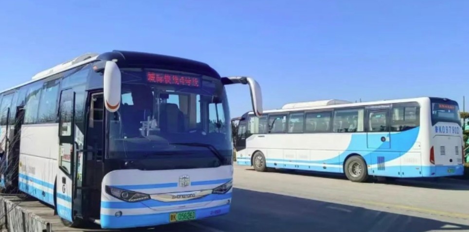 乘坐城際4號線，打卡布魯維斯、那香海、海草部落，連線貓頭山、火炬八街。